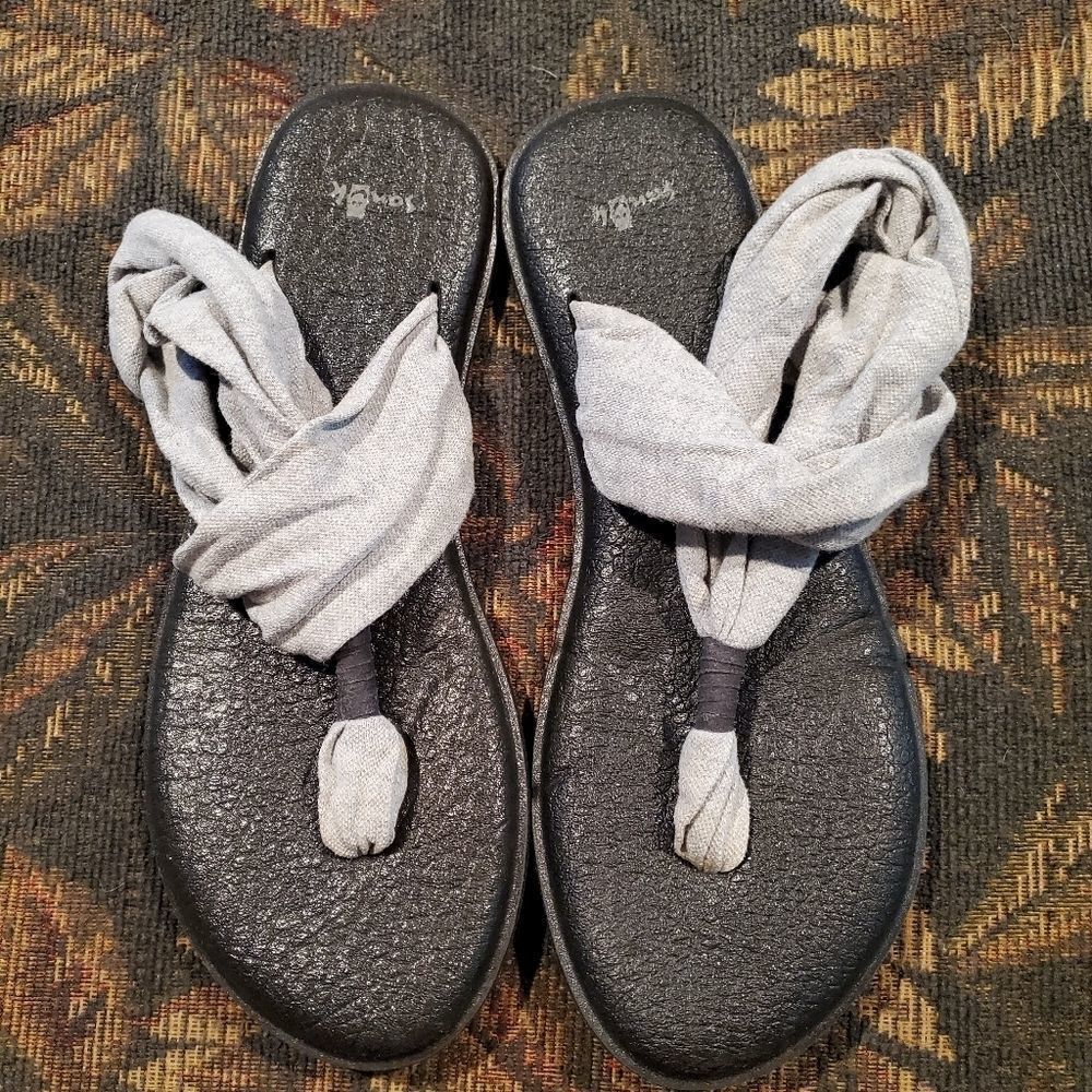 Sanuk Black and Grey Yoga Sandals